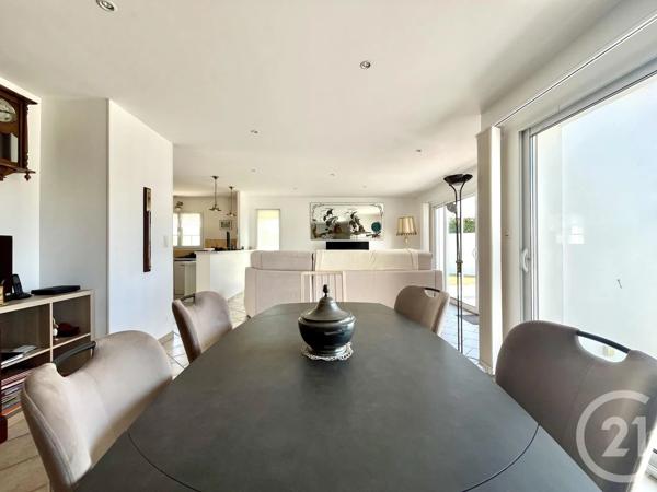 Maison à vendre  4 pièces - 133,96 m 2   LE FENOUILLER  - 85
