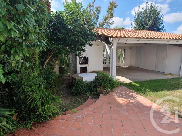 Maison à vendre  6 pièces - 141,37 m 2   LA GARNACHE  - 85