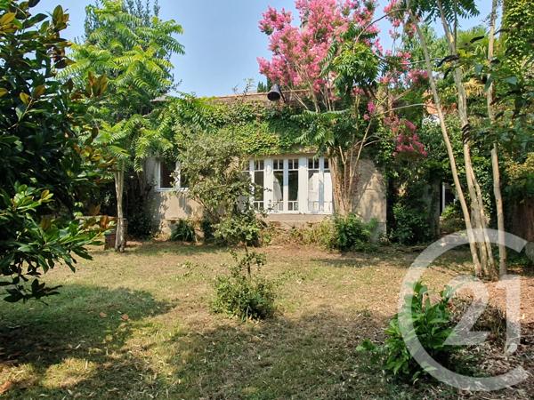 Maison à vendre  6 pièces - 141,37 m 2   LA GARNACHE  - 85