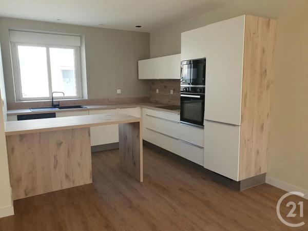 Maison à vendre  6 pièces - 141,37 m 2   LA GARNACHE  - 85