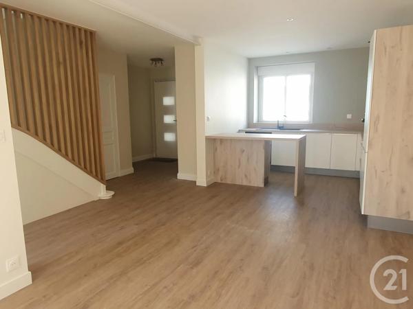 Maison à vendre  6 pièces - 141,37 m 2   LA GARNACHE  - 85