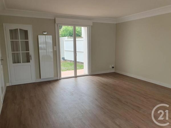 Maison à vendre  6 pièces - 141,37 m 2   LA GARNACHE  - 85