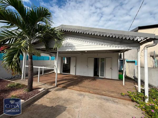 Maison à louer 3 pièces 80m² Saint-Pierre (97410)