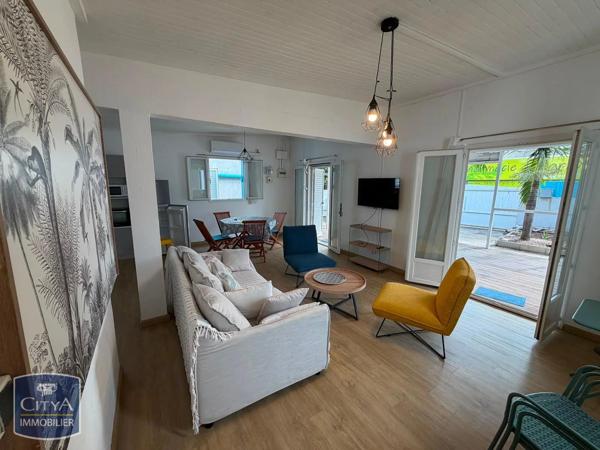Maison à louer 3 pièces 80m² Saint-Pierre (97410)