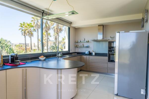 Villa d’architecte en première ligne face à la mer