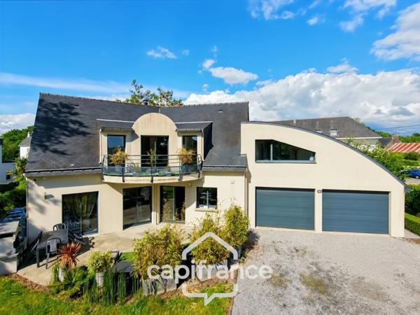 À vendre MAISON D’ARCHITECTE CONTEMPORAINE 7 pièces PONTIVY (56)