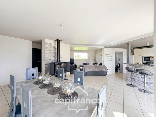 À vendre MAISON D’ARCHITECTE CONTEMPORAINE 7 pièces PONTIVY (56)