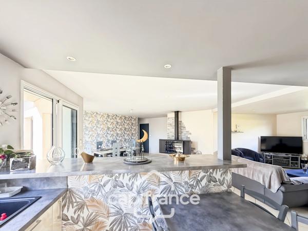 À vendre MAISON D’ARCHITECTE CONTEMPORAINE 7 pièces PONTIVY (56)