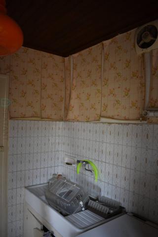 MAISON PLEIN PIED DE DEUX CHAMBRES AU CALME PRES DE LA RIVIERE A RESTAURER