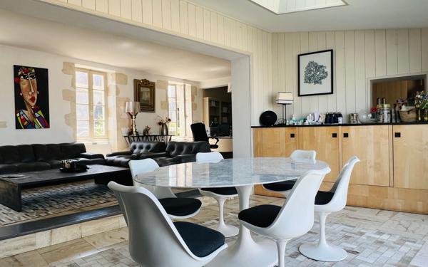 Immeuble à vendre    5 pièces •  Saint-Martin-de-Ré