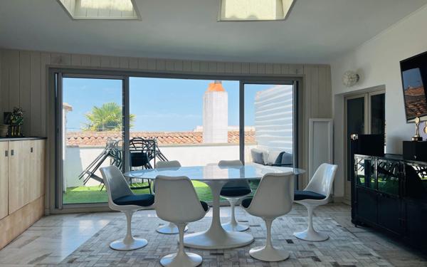 Immeuble à vendre    5 pièces •  Saint-Martin-de-Ré