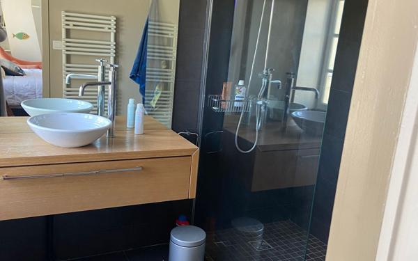 Immeuble à vendre    5 pièces •  Saint-Martin-de-Ré