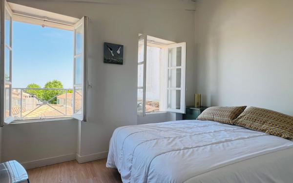 Immeuble à vendre    5 pièces •  Saint-Martin-de-Ré