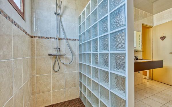 Maison à vendre    4 pièces •  Pessac