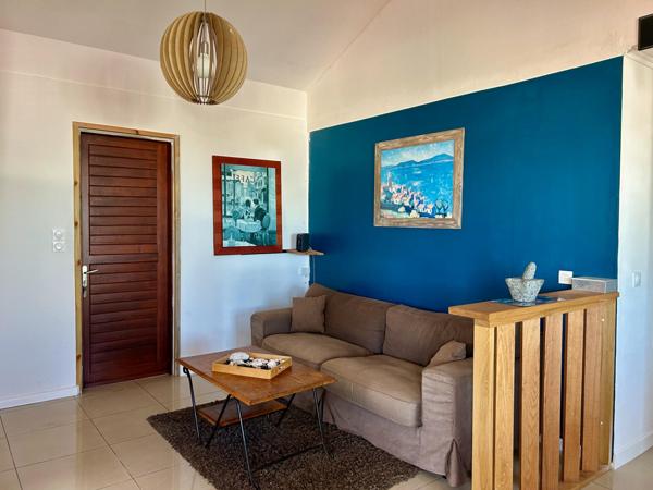 🔥 MAISON PLAIN-PIED + JARDIN PISCINABLE – 3 CHAMBRES – 238 000 €  📍 Petite-Île (97429) – Quartier Charrié