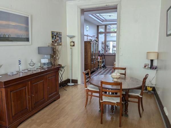 MAISON SEMI BOUGEOISE PROXIMITE CENTRE