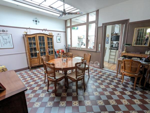 MAISON SEMI BOUGEOISE PROXIMITE CENTRE