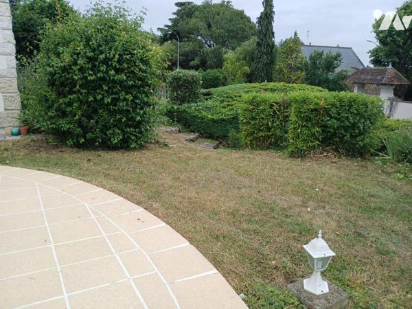 Maison d'habitation avec piscine, proche des commerces et des écoles