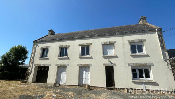 A vendre à ERDEVEN - Maison de pays avec hangar située à 10mn en vélo des plages