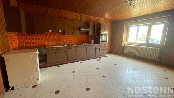 A vendre à ERDEVEN - Maison de pays avec hangar située à 10mn en vélo des plages