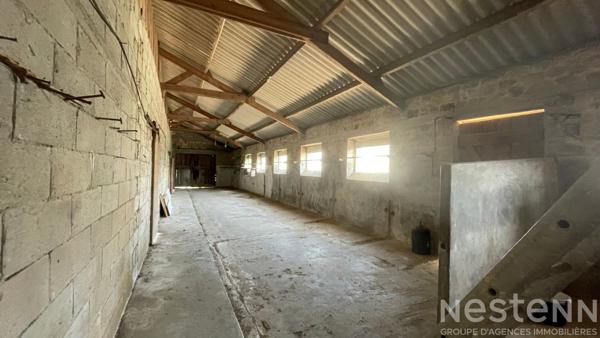 A vendre à ERDEVEN - Maison de pays avec hangar située à 10mn en vélo des plages