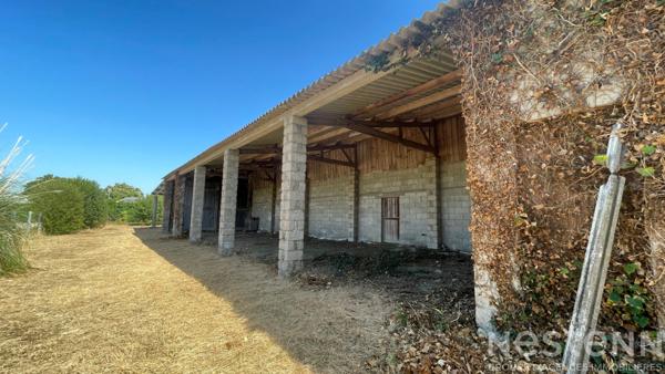 A vendre à ERDEVEN - Maison de pays avec hangar située à 10mn en vélo des plages
