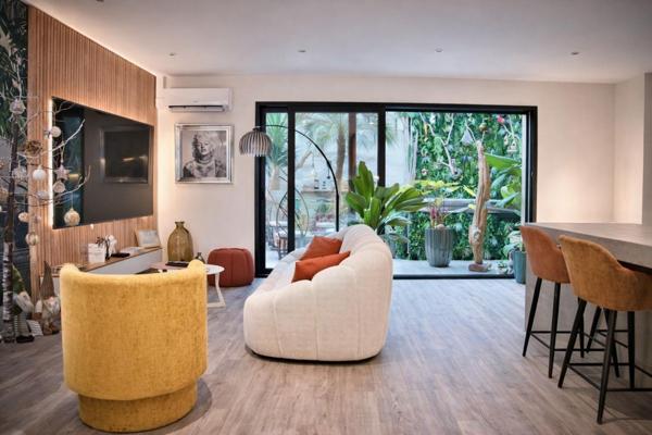 Maison de village rénovée avec patio verrière et jacuzzi – Uchaud (30)