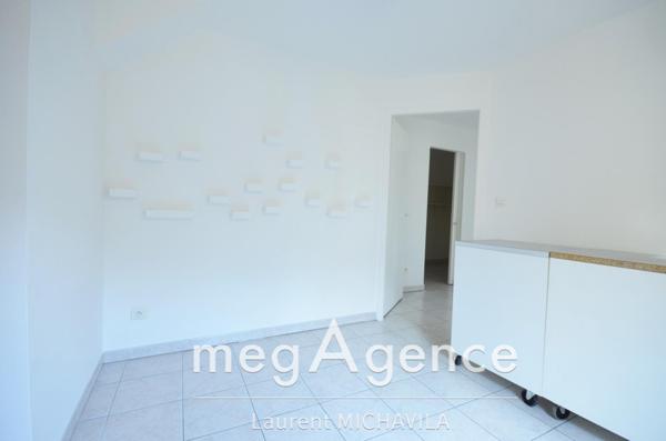Maison à VILLENEUVE-LES-BEZIERS, 34420 - 6 pièces 175m²