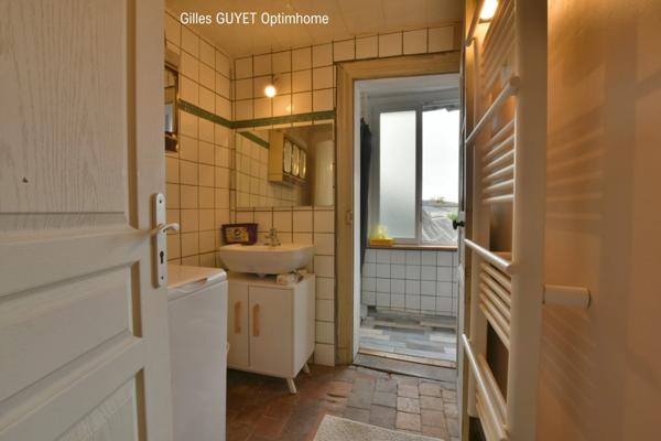 Maison de ville (140M²) 105000€ BEAUMONT-LE-ROGER CENTRE VILLE avec terrain de 260M²