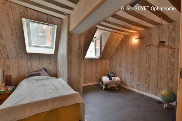 Maison de ville (140M²) 105000€ BEAUMONT-LE-ROGER CENTRE VILLE avec terrain de 260M²