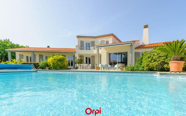 Maison à vendre    6 pièces •  Dompierre-sur-Mer