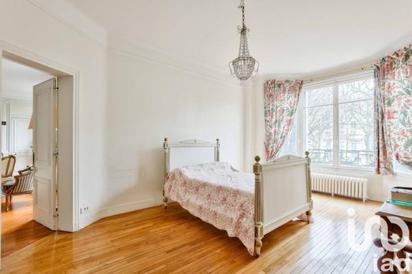 Appartement 7 pièces de 145 m² à Neuilly-sur-Seine (92200)