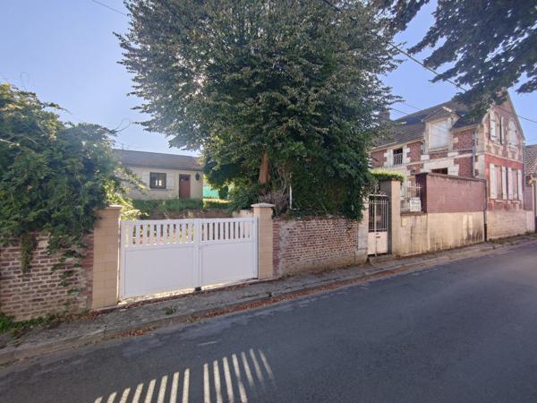 MAGNIFIQUE MAISON BOURGEOISE DE 150 M² HAB AVEC GARAGES ET DEPENDANCE SUR UN TERRAIN CLOS DE 800 M² AU CALME Chambly (60230)