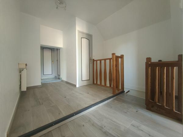 MAGNIFIQUE MAISON BOURGEOISE DE 150 M² HAB AVEC GARAGES ET DEPENDANCE SUR UN TERRAIN CLOS DE 800 M² AU CALME Chambly (60230)