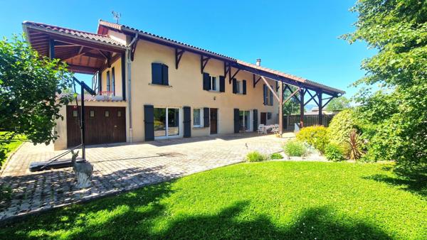 SUPERBE CORPS DE FERME RENOVE AVEC GOUT ET PASSION