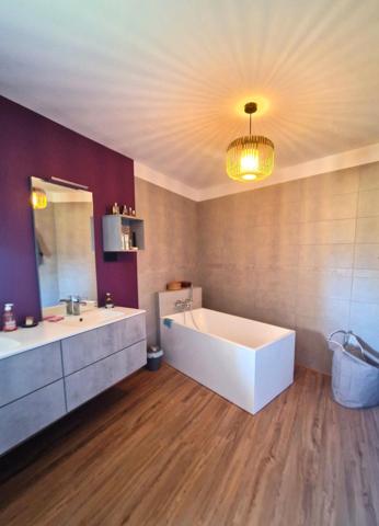 SUPERBE CORPS DE FERME RENOVE AVEC GOUT ET PASSION