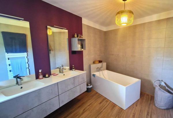 SUPERBE CORPS DE FERME RENOVE AVEC GOUT ET PASSION