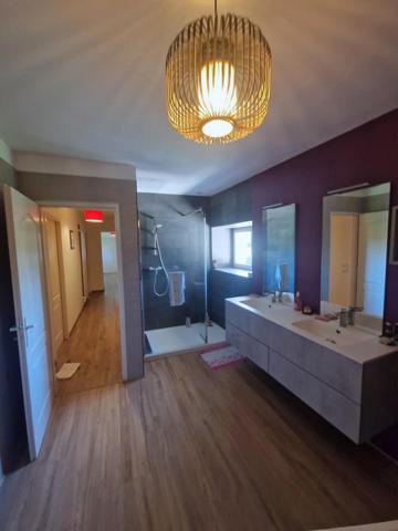 SUPERBE CORPS DE FERME RENOVE AVEC GOUT ET PASSION