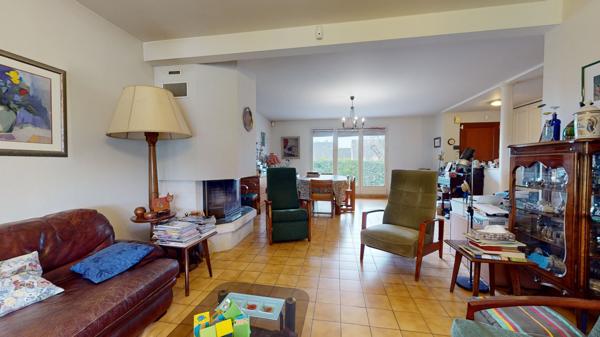 Ballan-Miré (37510) Maison familiale avec piscine Lac des Bretonnières