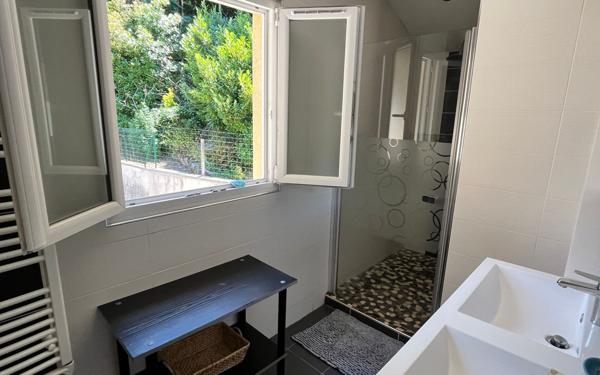 Maison à vendre    6 pièces • 122 m2 Bosmie-l'Aiguille