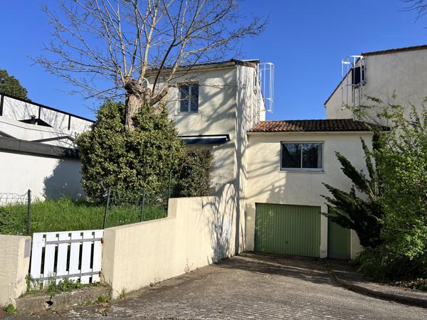ROYAN - QUARTIER DU PARC - 200 M PLAGE - T3 AVEC JARDIN ET PARKING - GARAGE en option