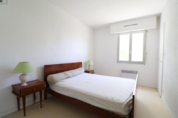ROYAN - QUARTIER DU PARC - 200 M PLAGE - T3 AVEC JARDIN ET PARKING - GARAGE en option