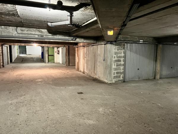 ROYAN - QUARTIER DU PARC - 200 M PLAGE - T3 AVEC JARDIN ET PARKING - GARAGE en option