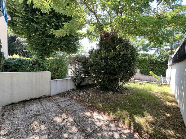 ROYAN - QUARTIER DU PARC - 200 M PLAGE - T3 AVEC JARDIN ET PARKING - GARAGE en option
