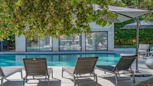 Villa de prestige dans un domaine sécurisé à valbonne