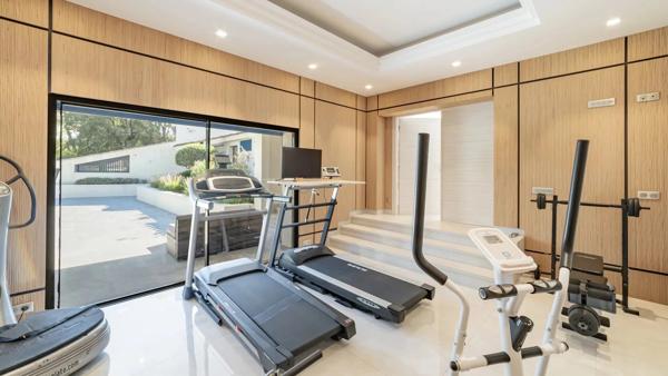 Villa de prestige dans un domaine sécurisé à valbonne