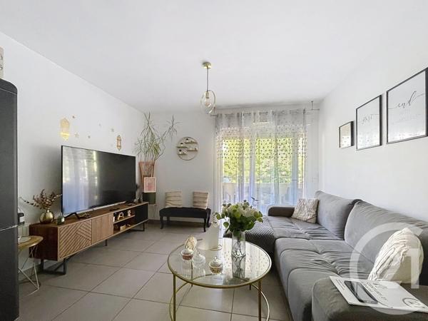 Appartement F3 à vendre  3 pièces - 39,35 m 2   THEOULE SUR MER  - 06