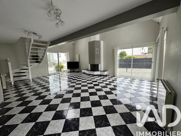 Maison à vendre 5 pièces 137 m² Ploumagoar