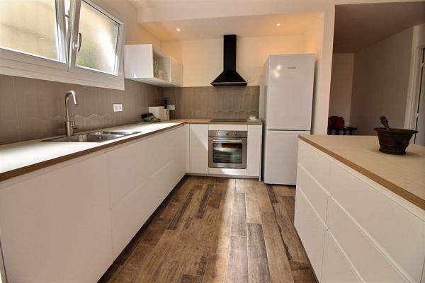 LE COLLET DES COMPTES. APPARTEMENT T5 DE 103 M² AVEC DOUBLE BOX