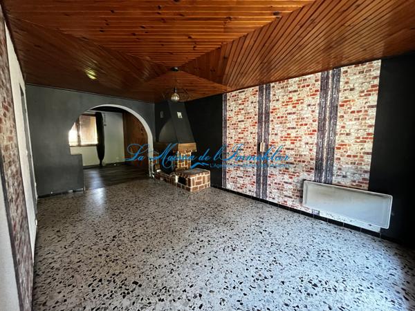 Saint Ambroix à proximité des commodités maison de type F4 avec garage et 315m2 de terrain